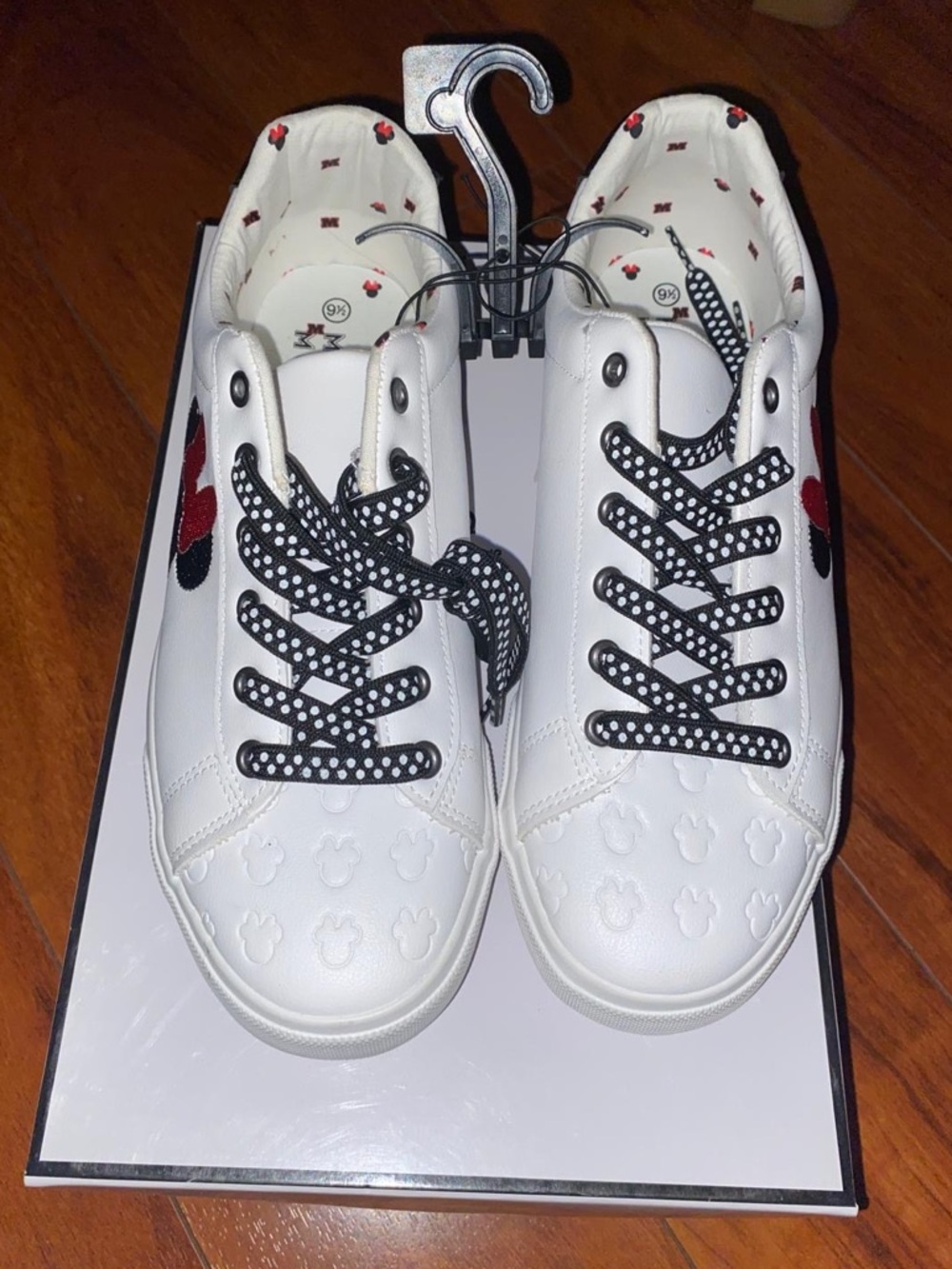 Disney Minnie Mouse Women's Low-Top Court Sneakers